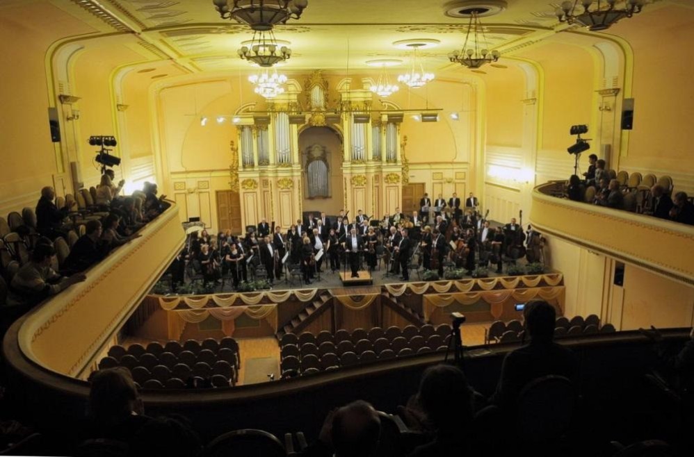 Головна зала