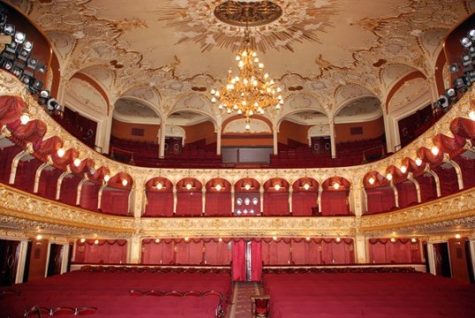 chernovickii-muzykalno-dramaticheskii-teatr-im-okobyljanskoi_966