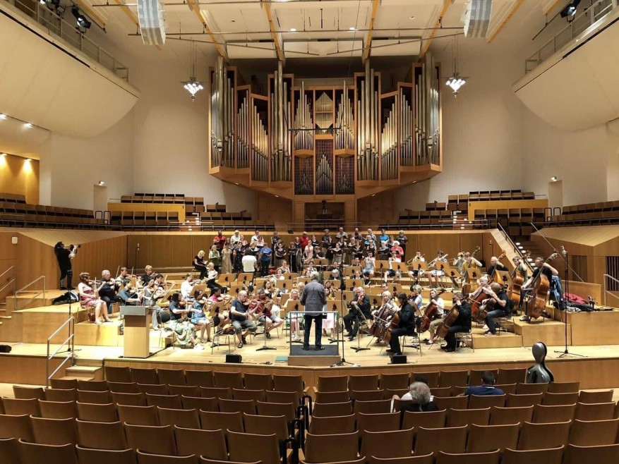 Головна зала