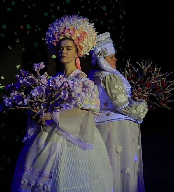 teatr-lyalok-na-livomy-berezi_928