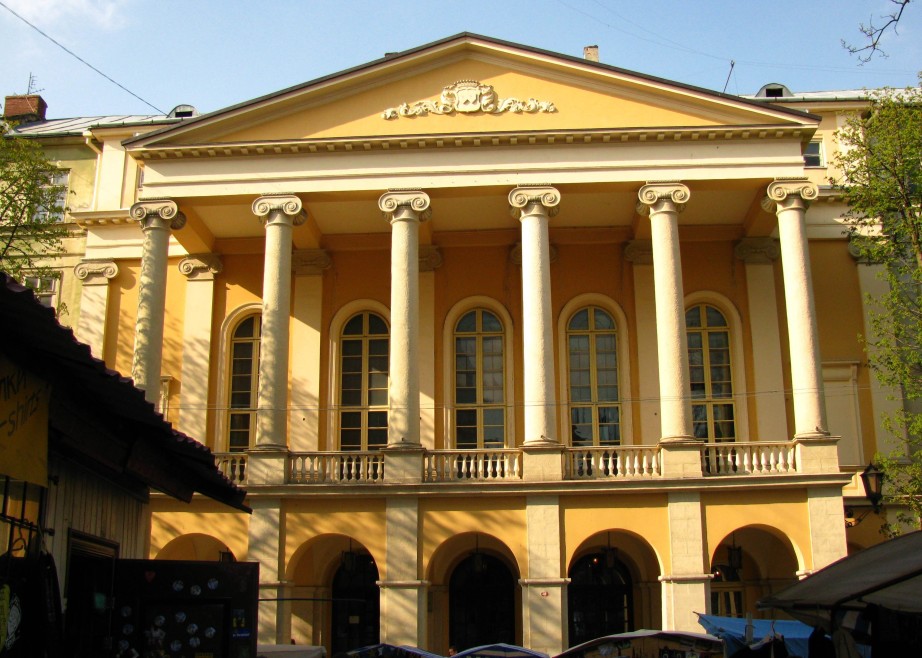 Театр ззовні