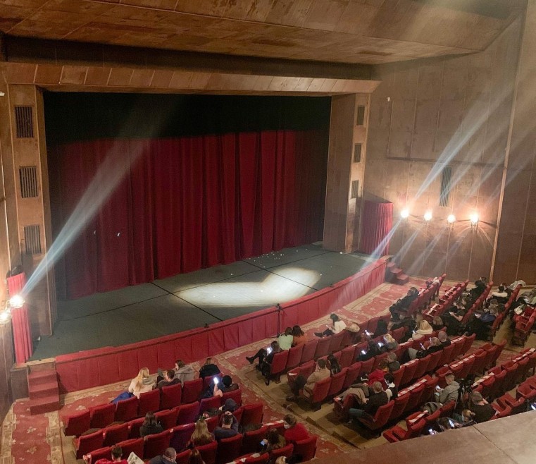 Головна зала