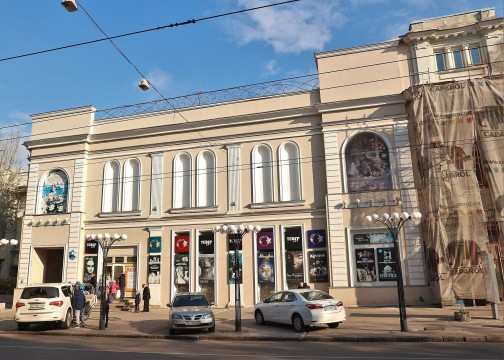 Театр ззовні