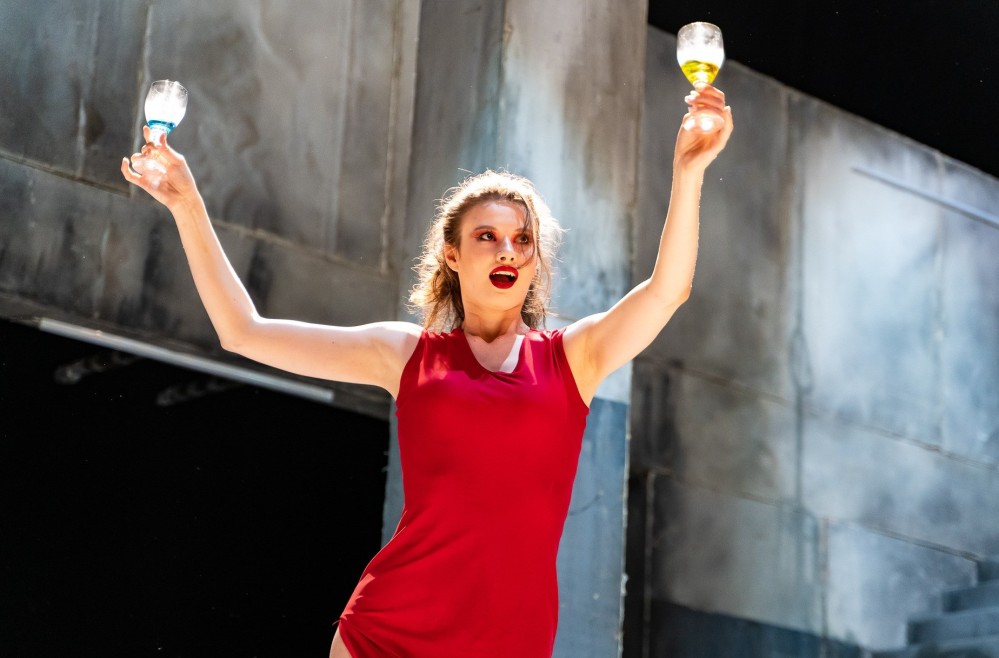 Анастасія Іванюк афіша