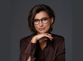 Олена Адамова