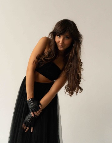 VICTORIA NIRO