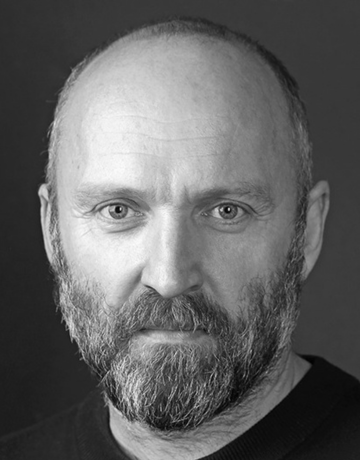 Олександр Кобзар